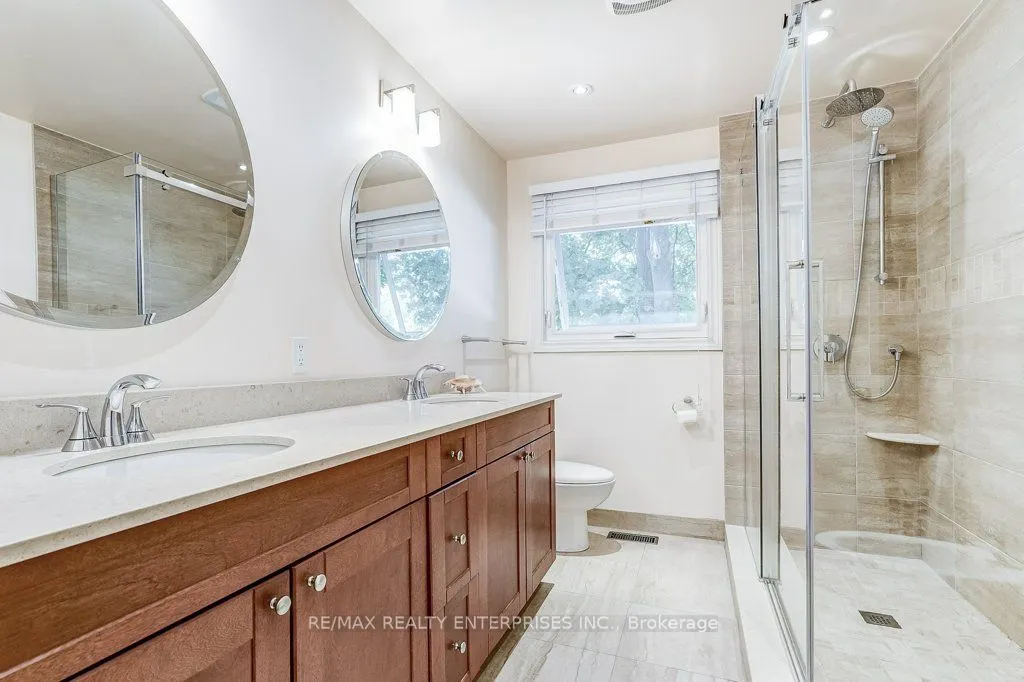 1231 Kingsmead Crescent