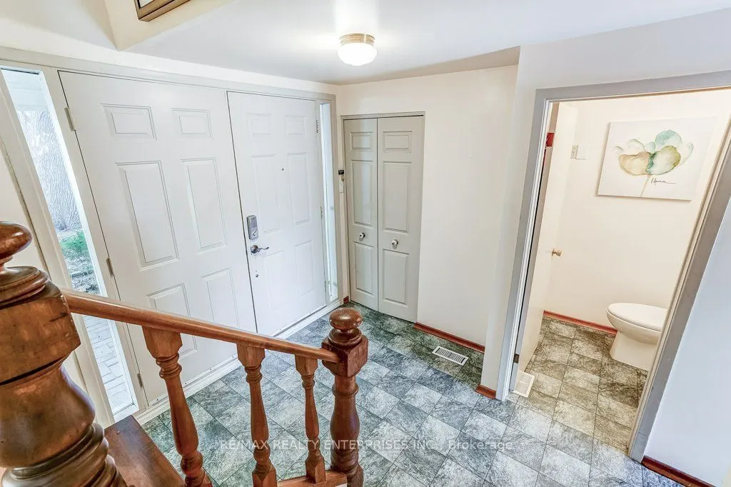 1231 Kingsmead Crescent