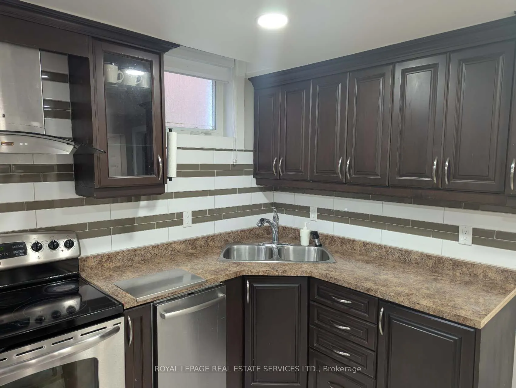 6057 Leeside Crescent, #Basement
