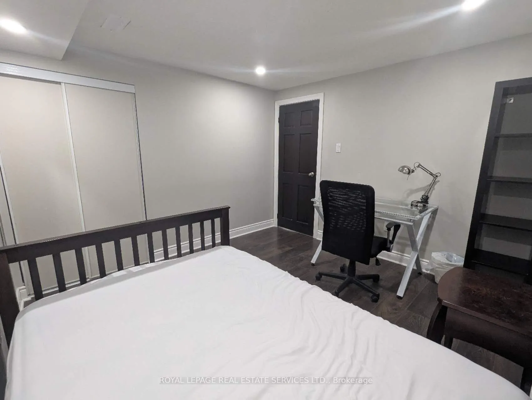 6057 Leeside Crescent, #Basement