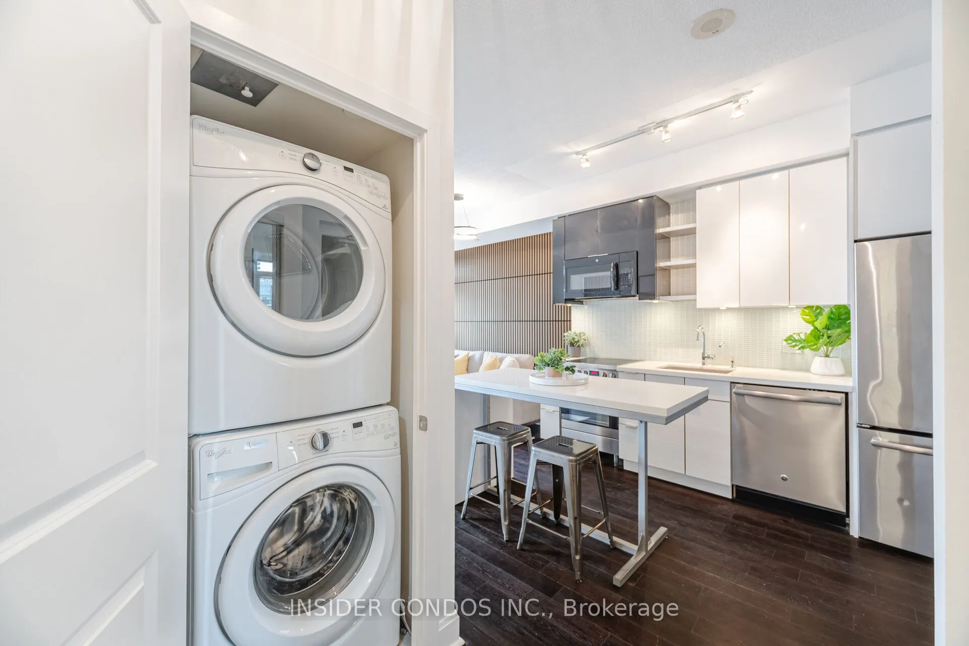 33 Shore Breeze Drive, #1307