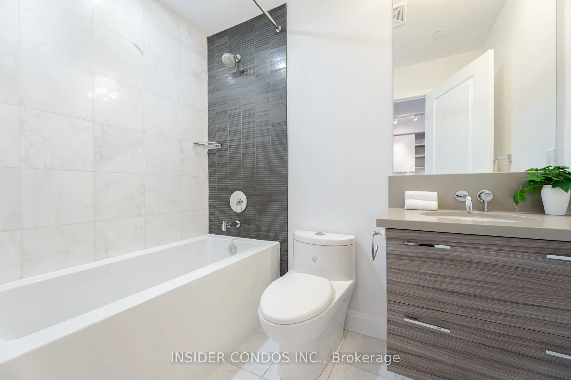 33 Shore Breeze Drive, #1307