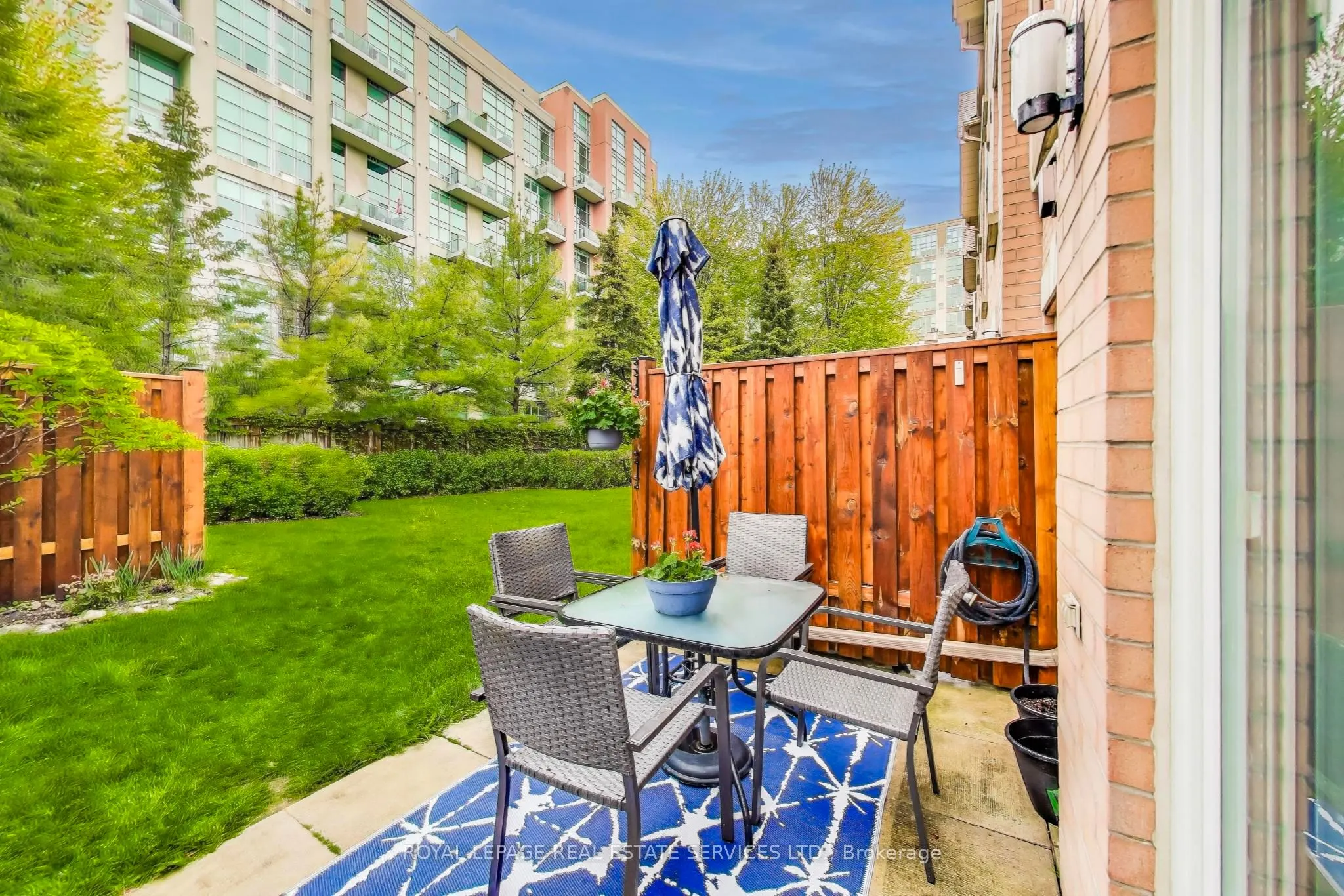 210 Manitoba Street, #10