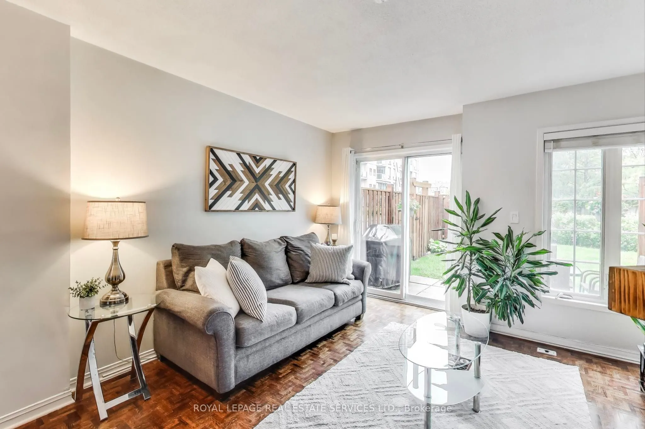 210 Manitoba Street, #10