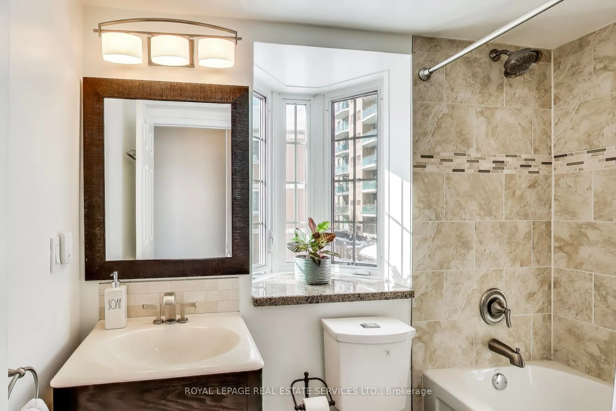 210 Manitoba Street, #10