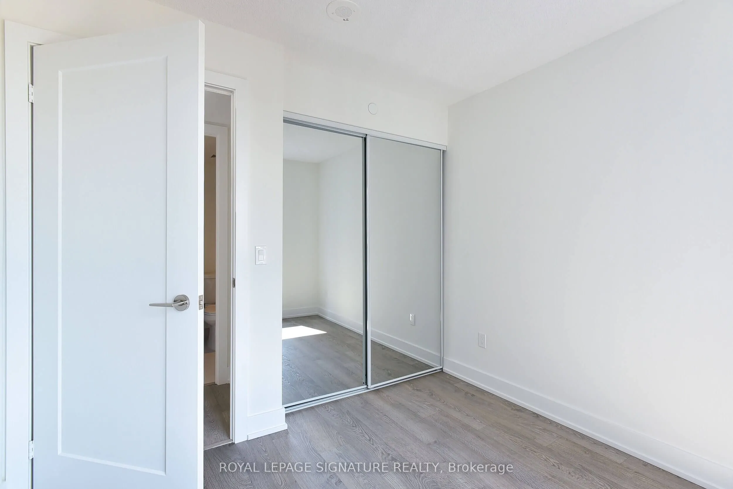 7 Mabelle Avenue, #1910