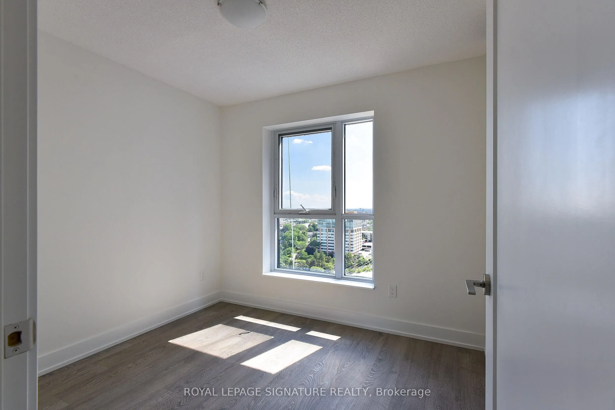 7 Mabelle Avenue, #1910