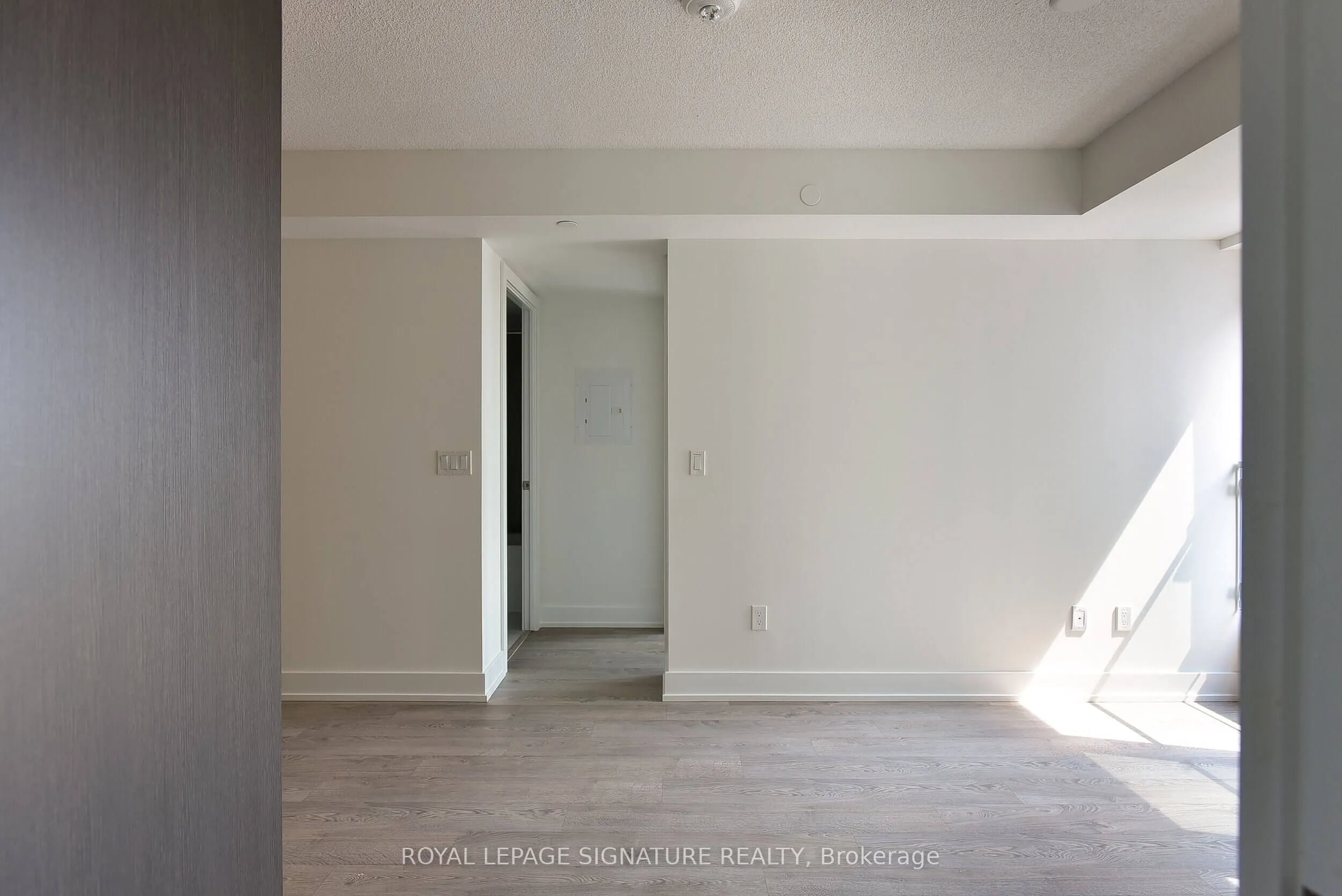 7 Mabelle Avenue, #1910