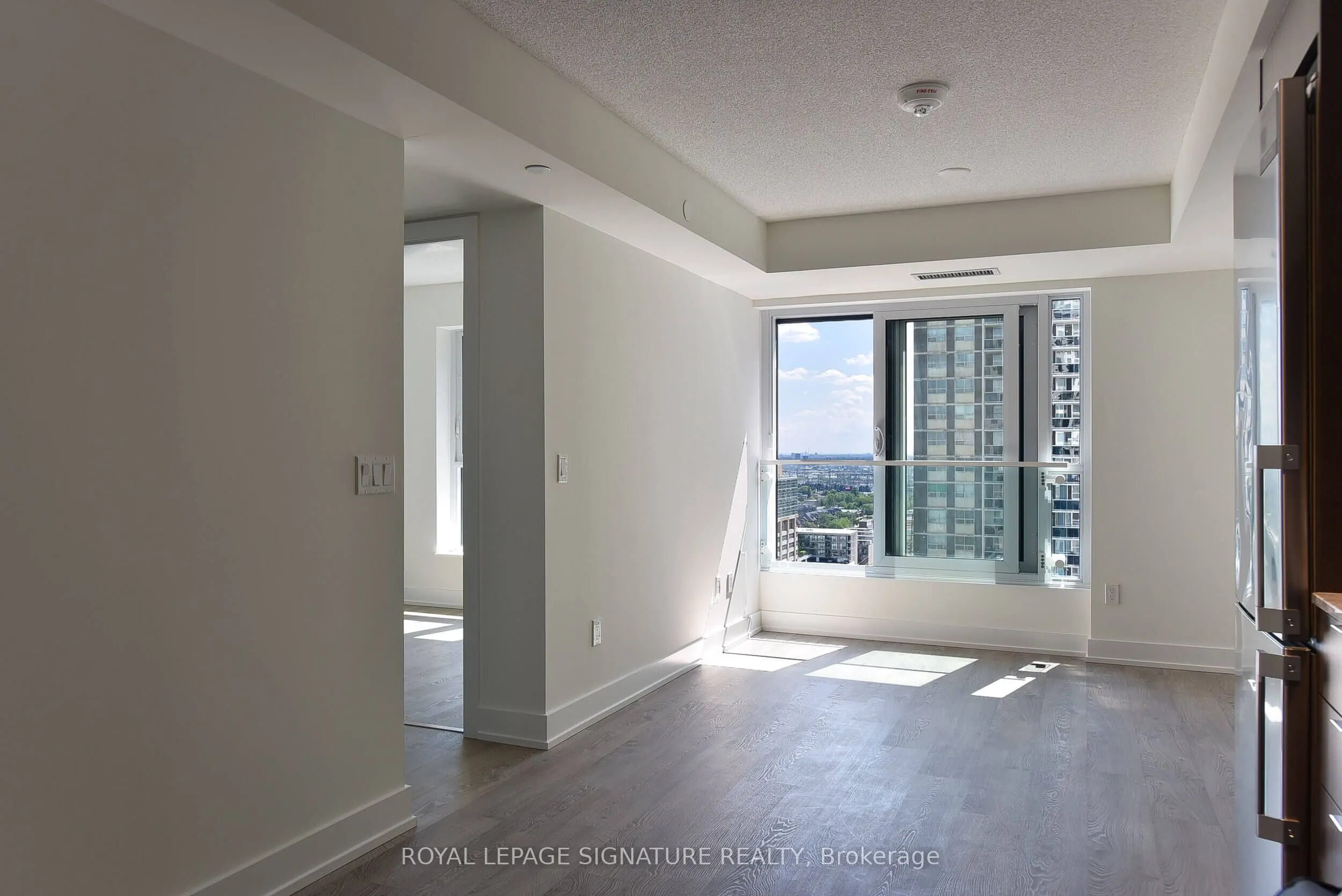 7 Mabelle Avenue, #1910