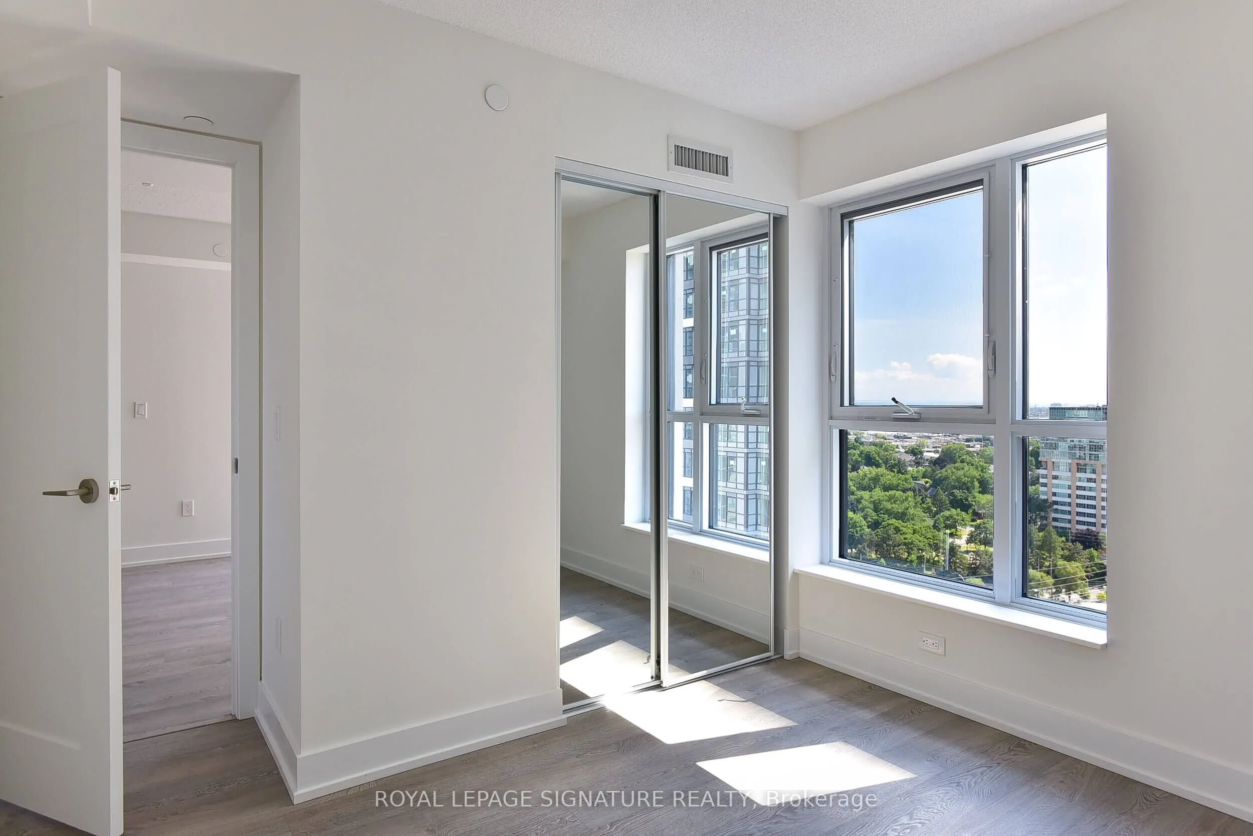 7 Mabelle Avenue, #1910