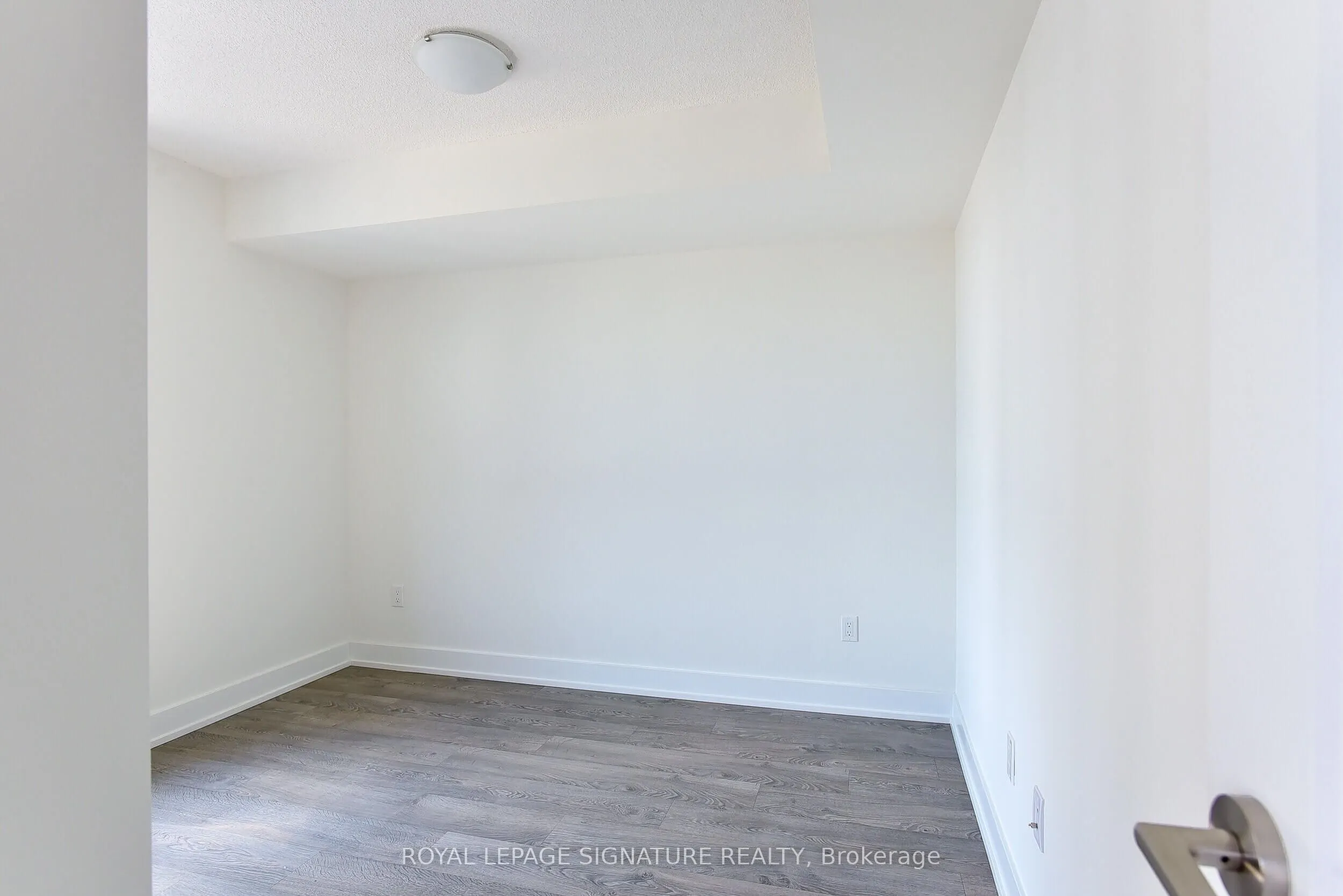7 Mabelle Avenue, #1910