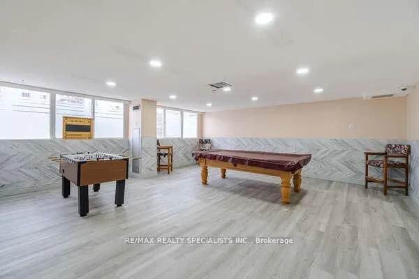 3695 Kaneff Crescent, #212