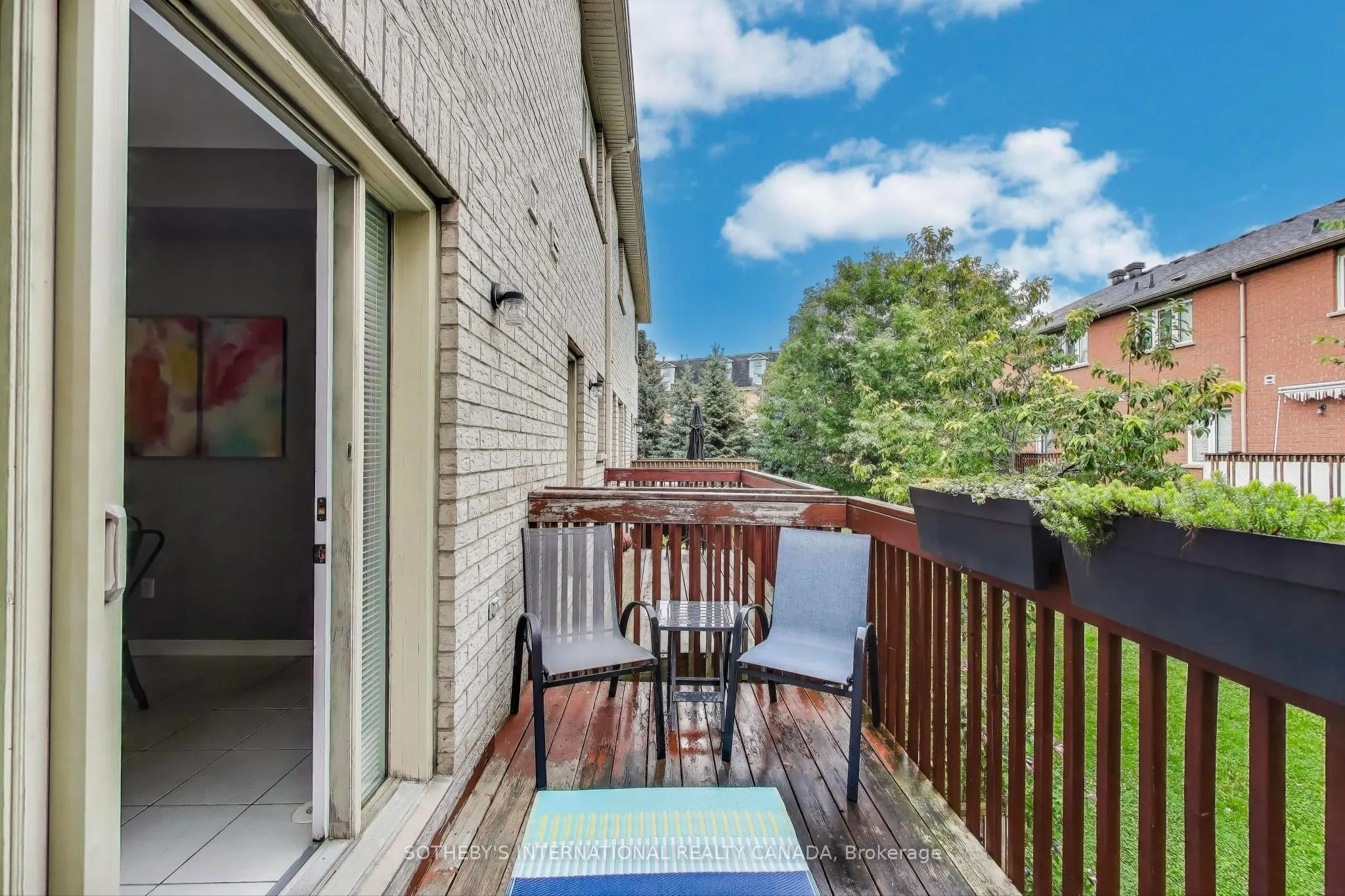 435 Hensall Circle, #17