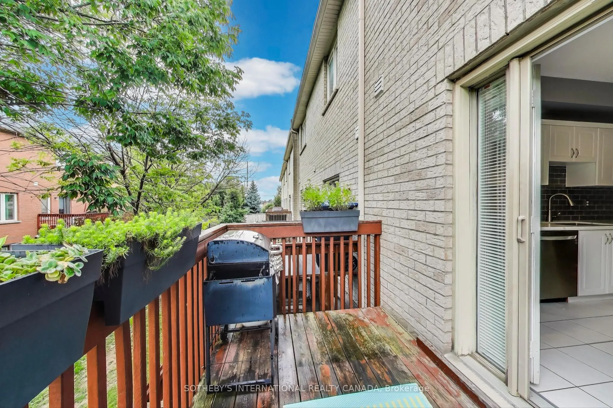 435 Hensall Circle, #17