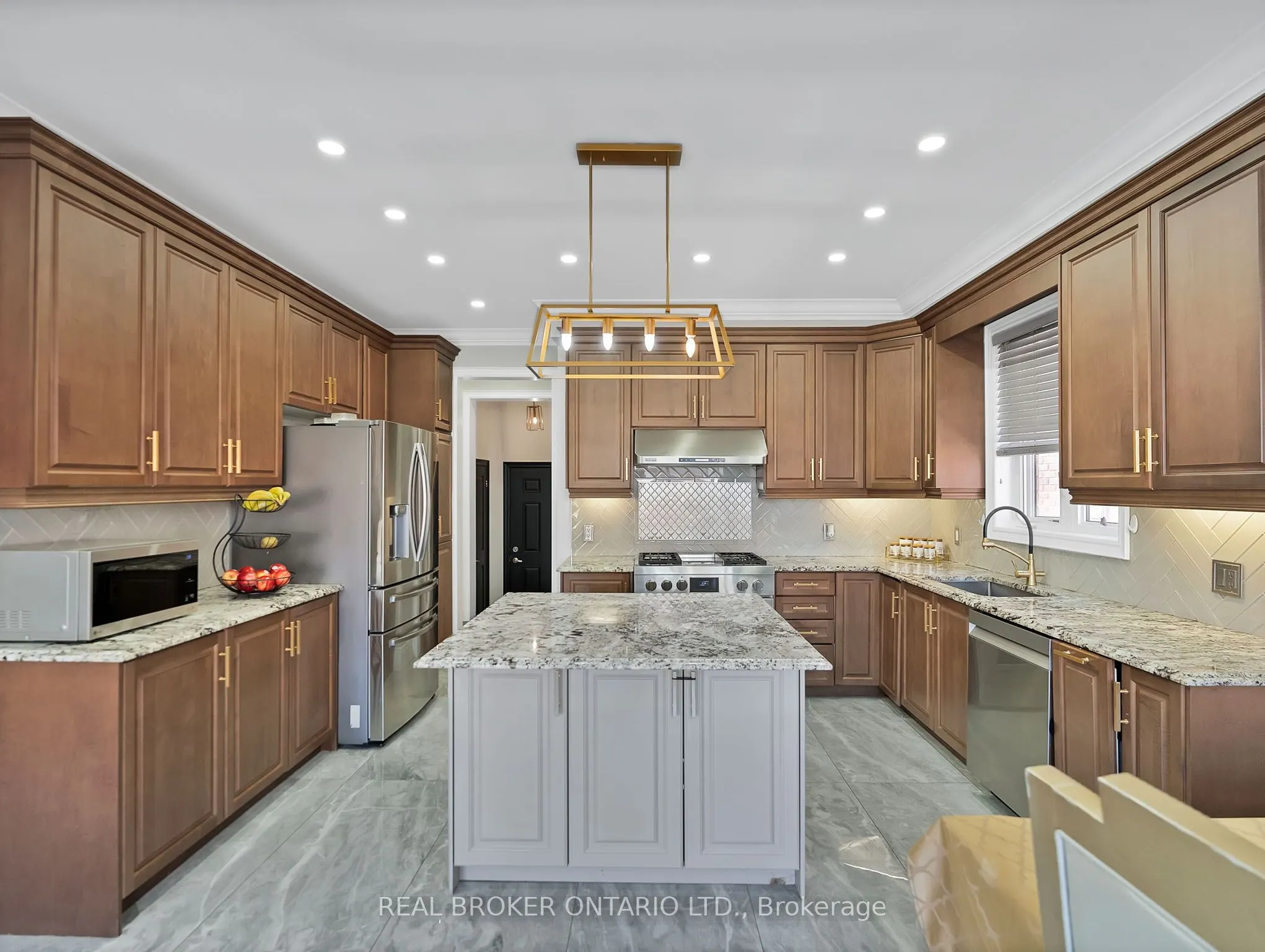 7 Maple Trail Road