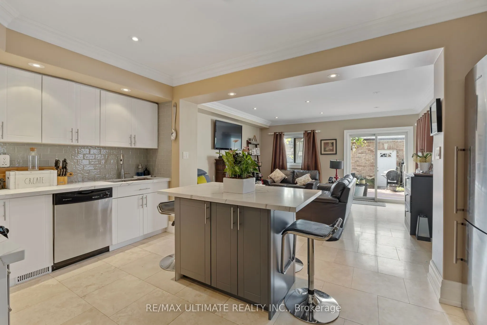 23 Seneca Avenue