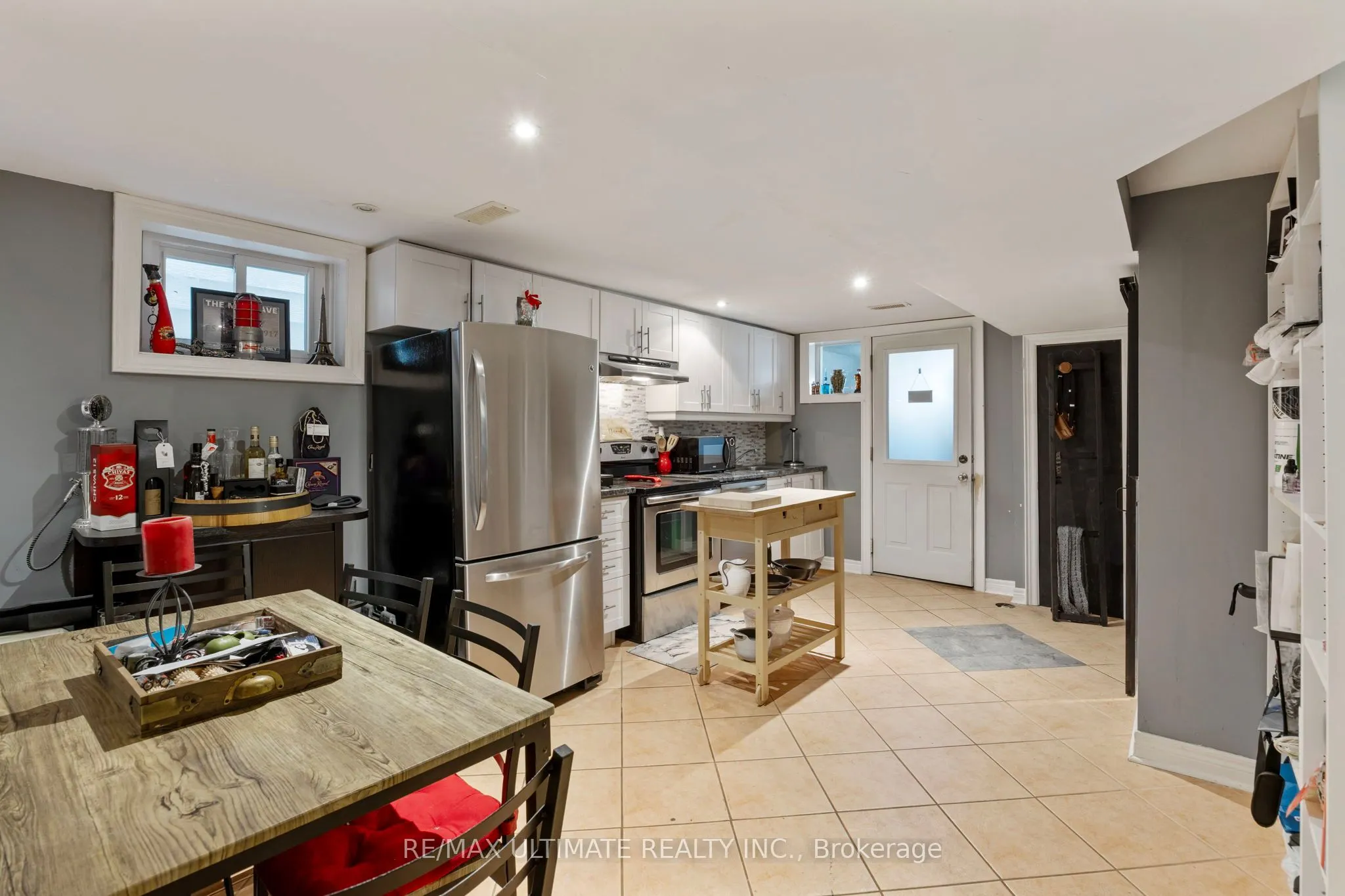 23 Seneca Avenue