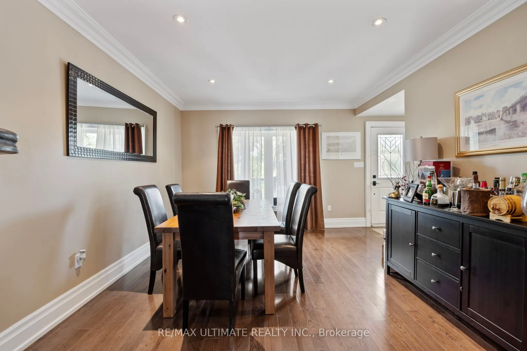 23 Seneca Avenue