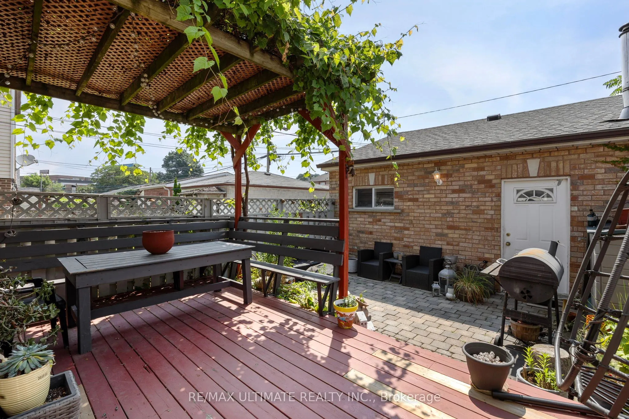 23 Seneca Avenue