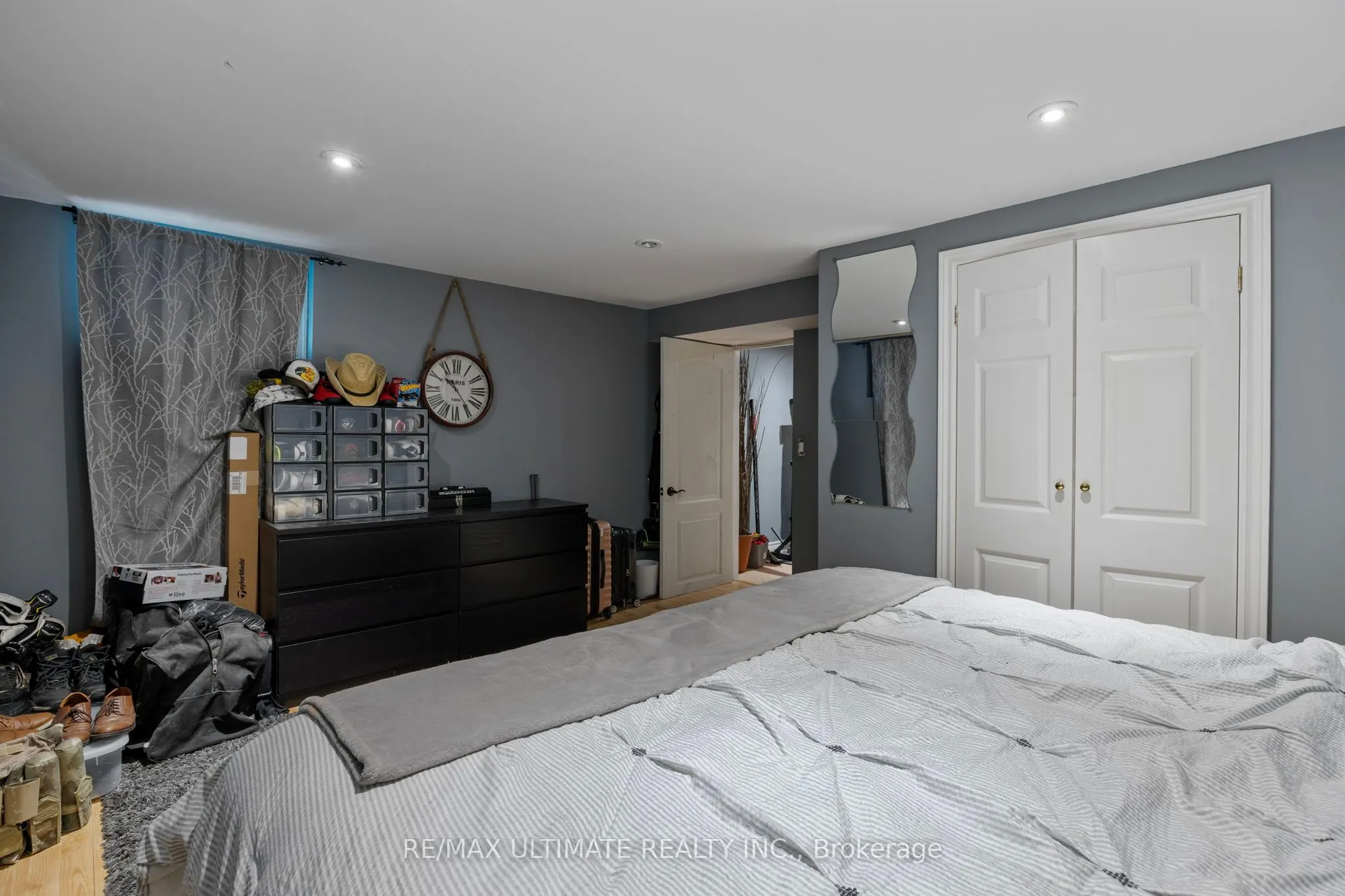 23 Seneca Avenue