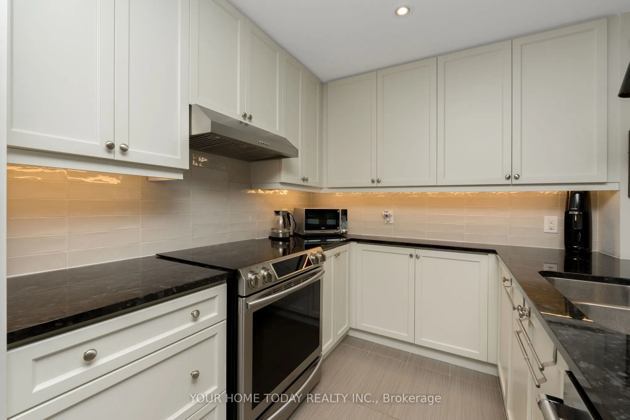 50 Hall Road, #1001