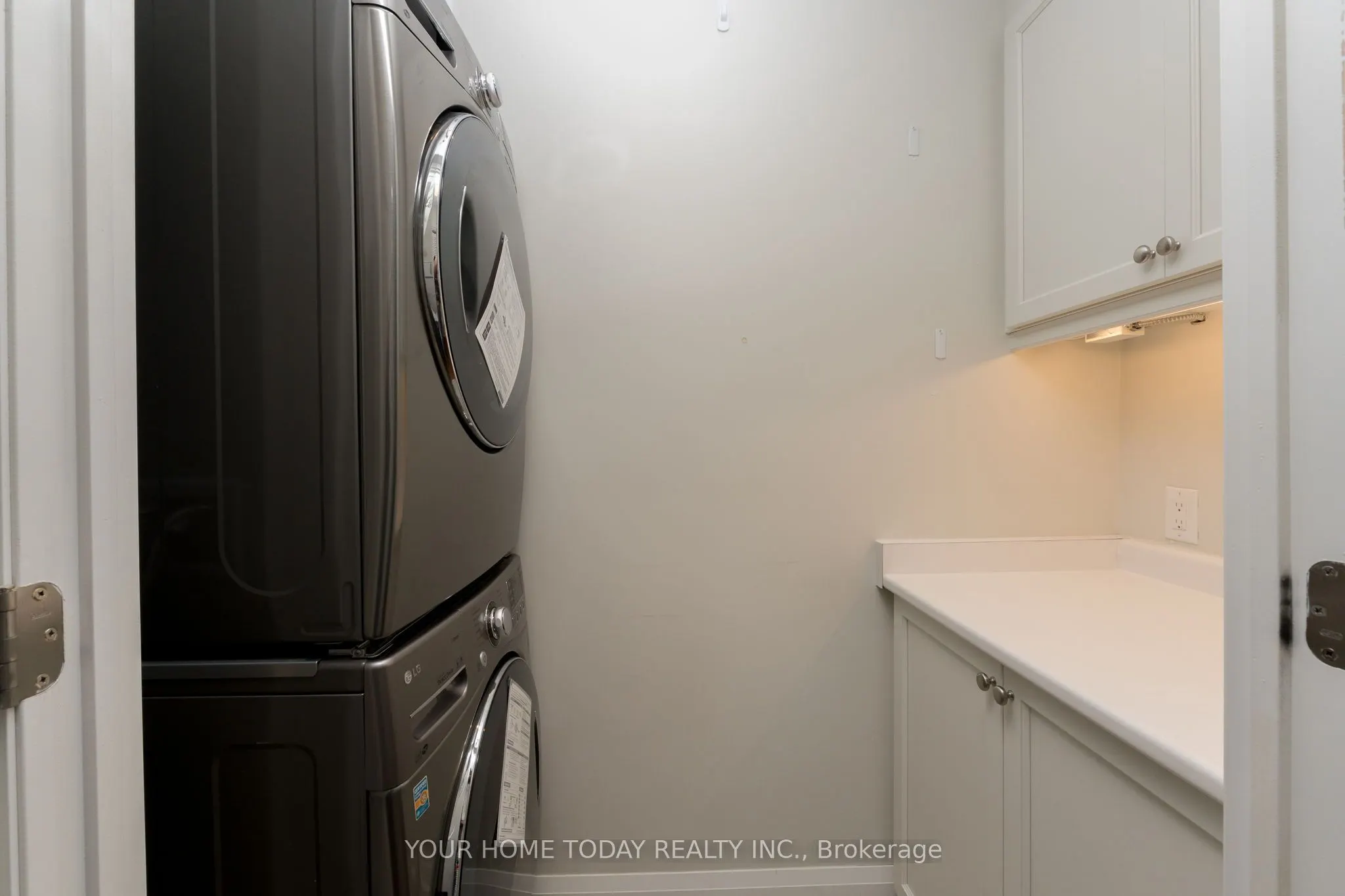 50 Hall Road, #1001