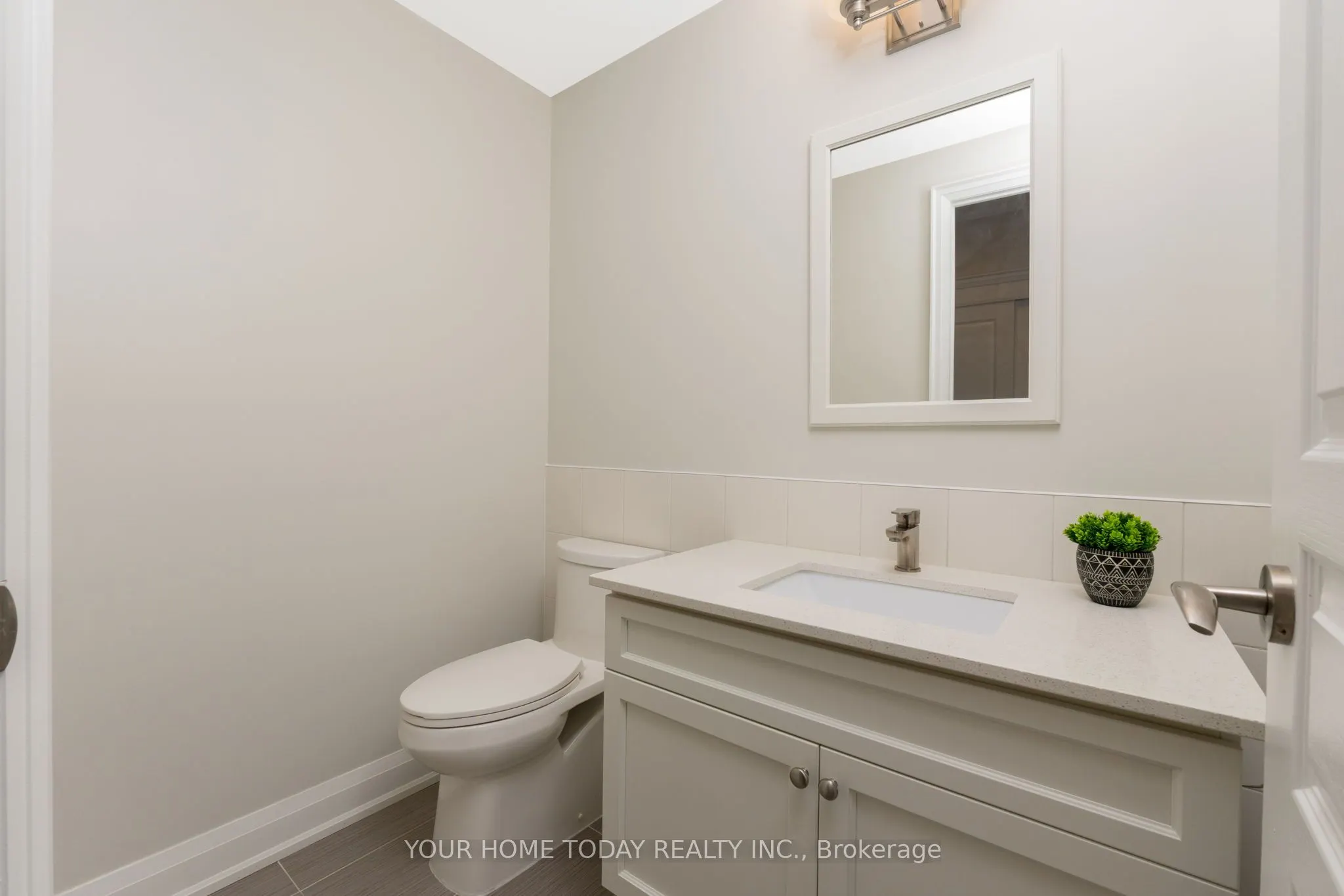 50 Hall Road, #1001