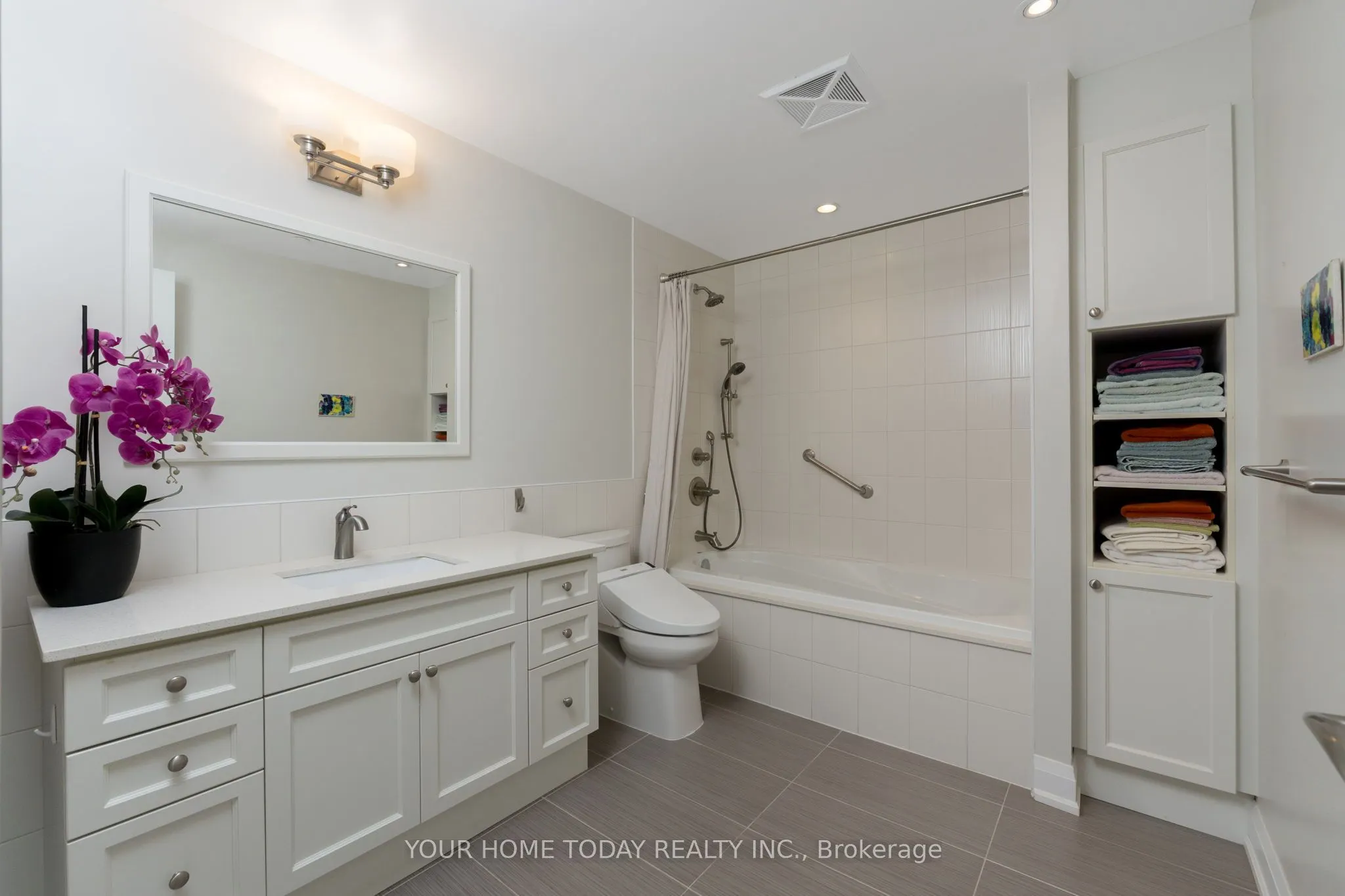 50 Hall Road, #1001