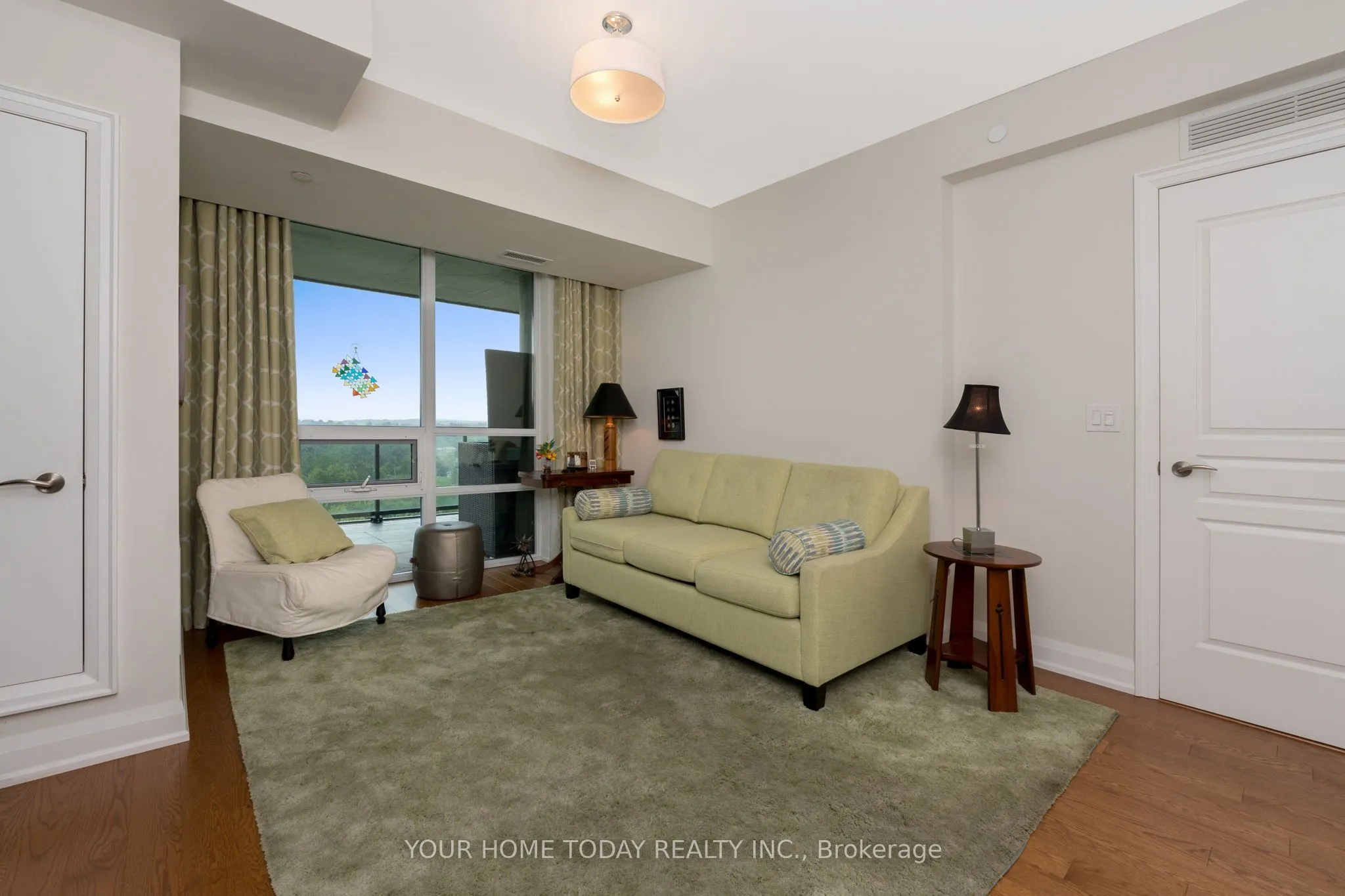 50 Hall Road, #1001