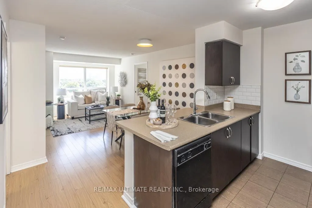 60 Heintzman Street, #740