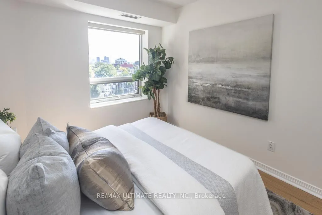 60 Heintzman Street, #740