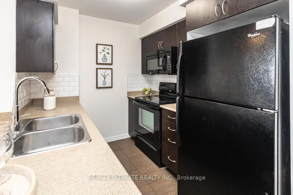 60 Heintzman Street, #740