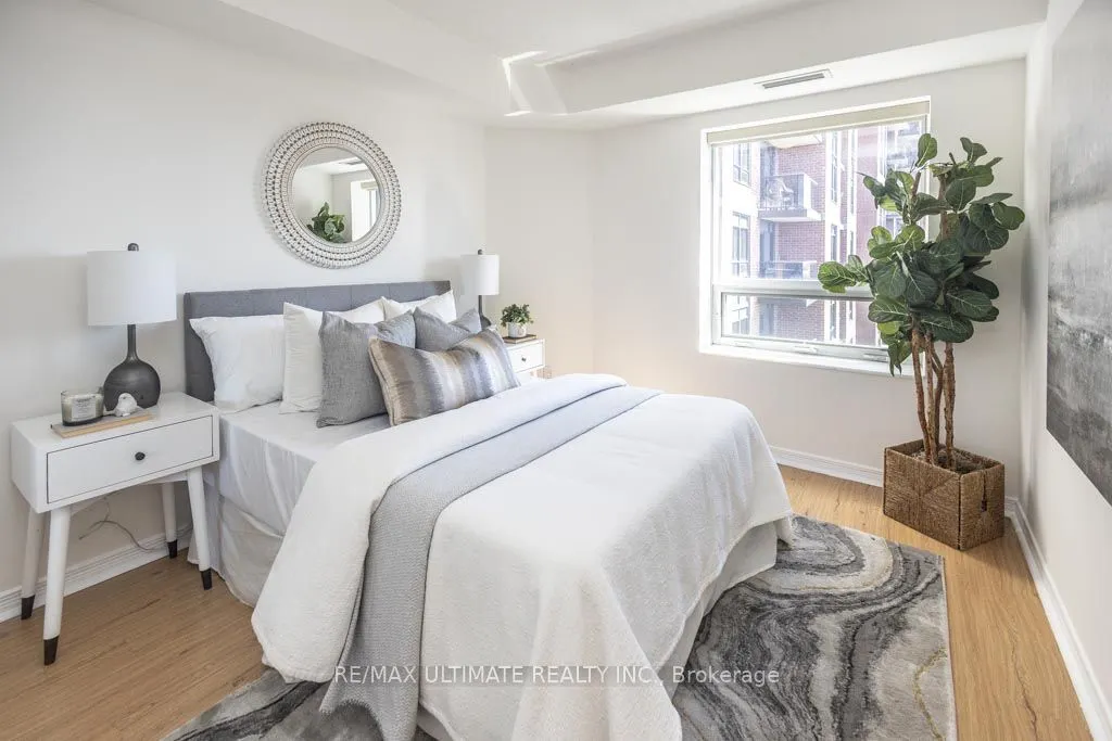 60 Heintzman Street, #740