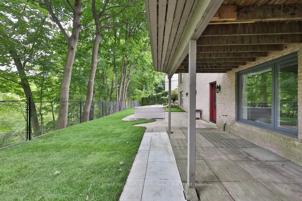 1033 Wenleigh Court
