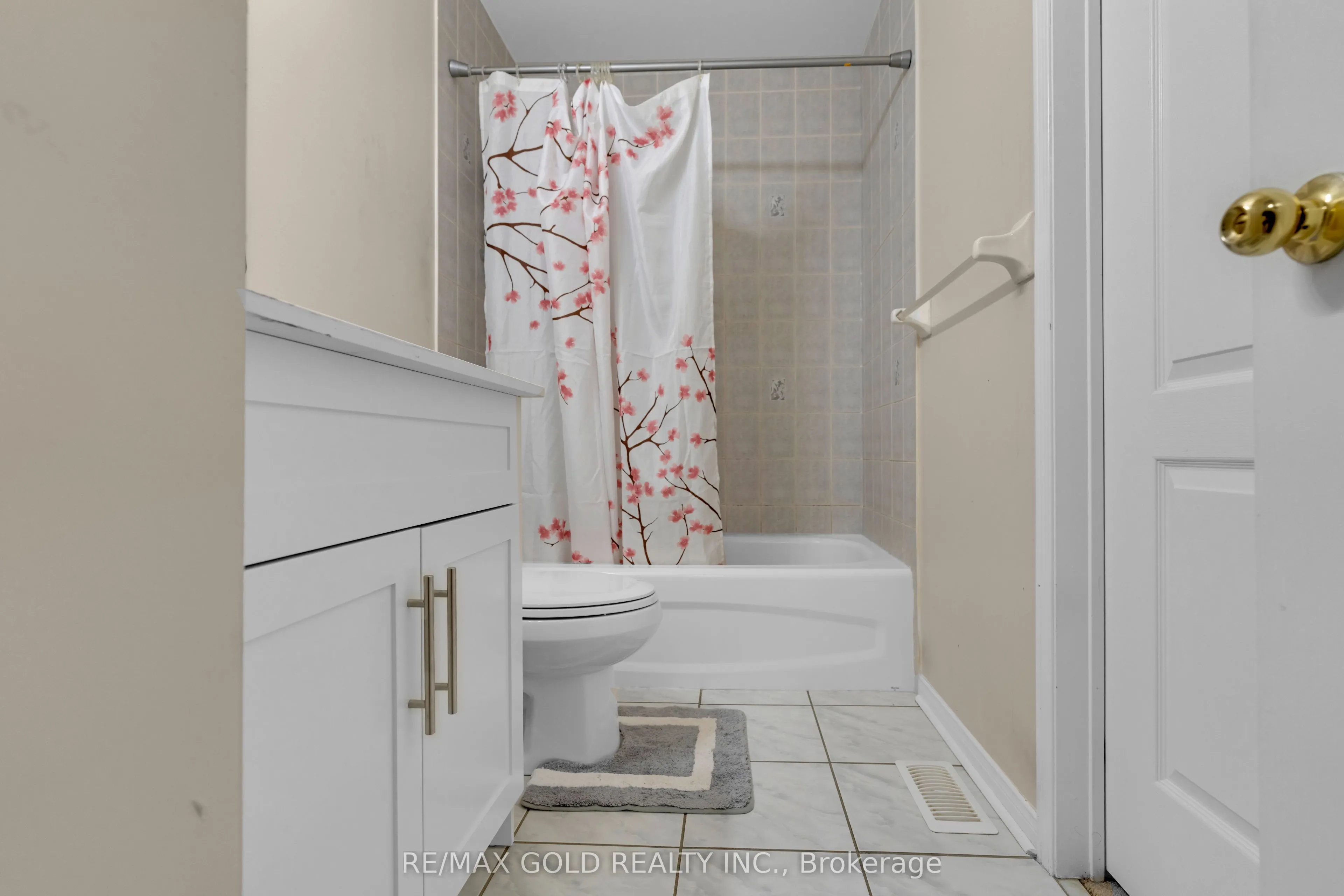 29 Sand Cherry Crescent