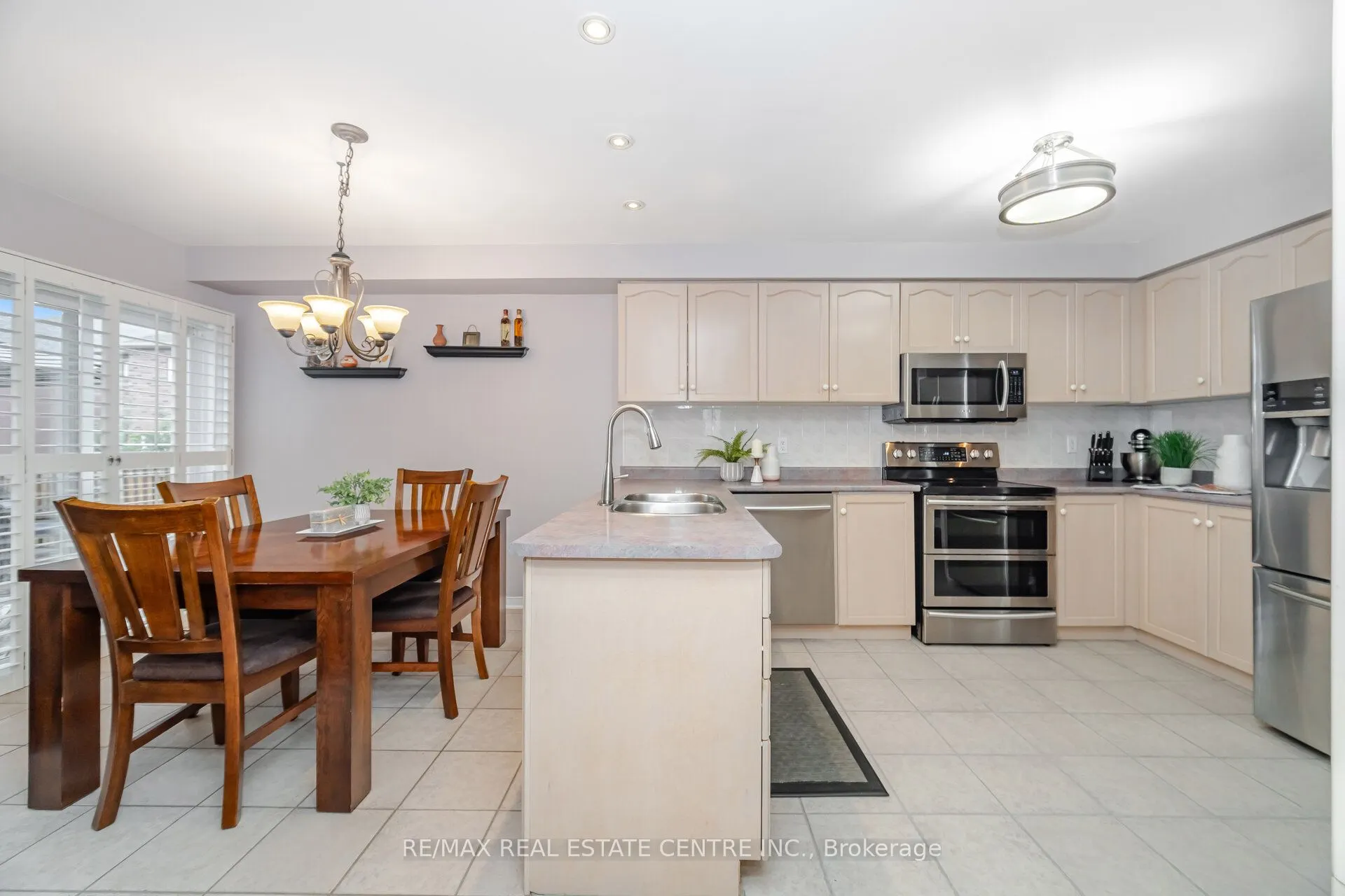 275 Cresthaven Road