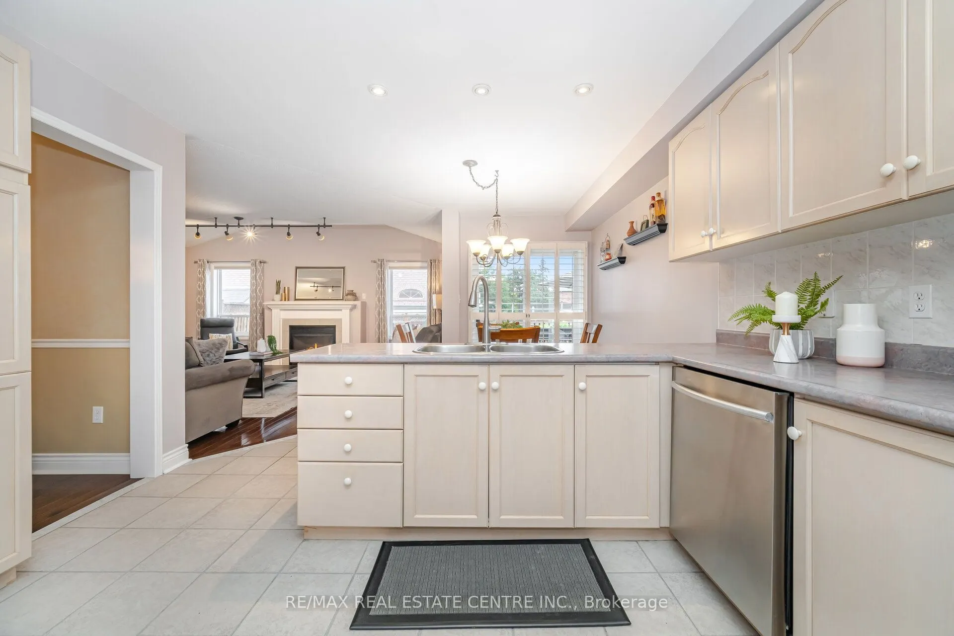 275 Cresthaven Road