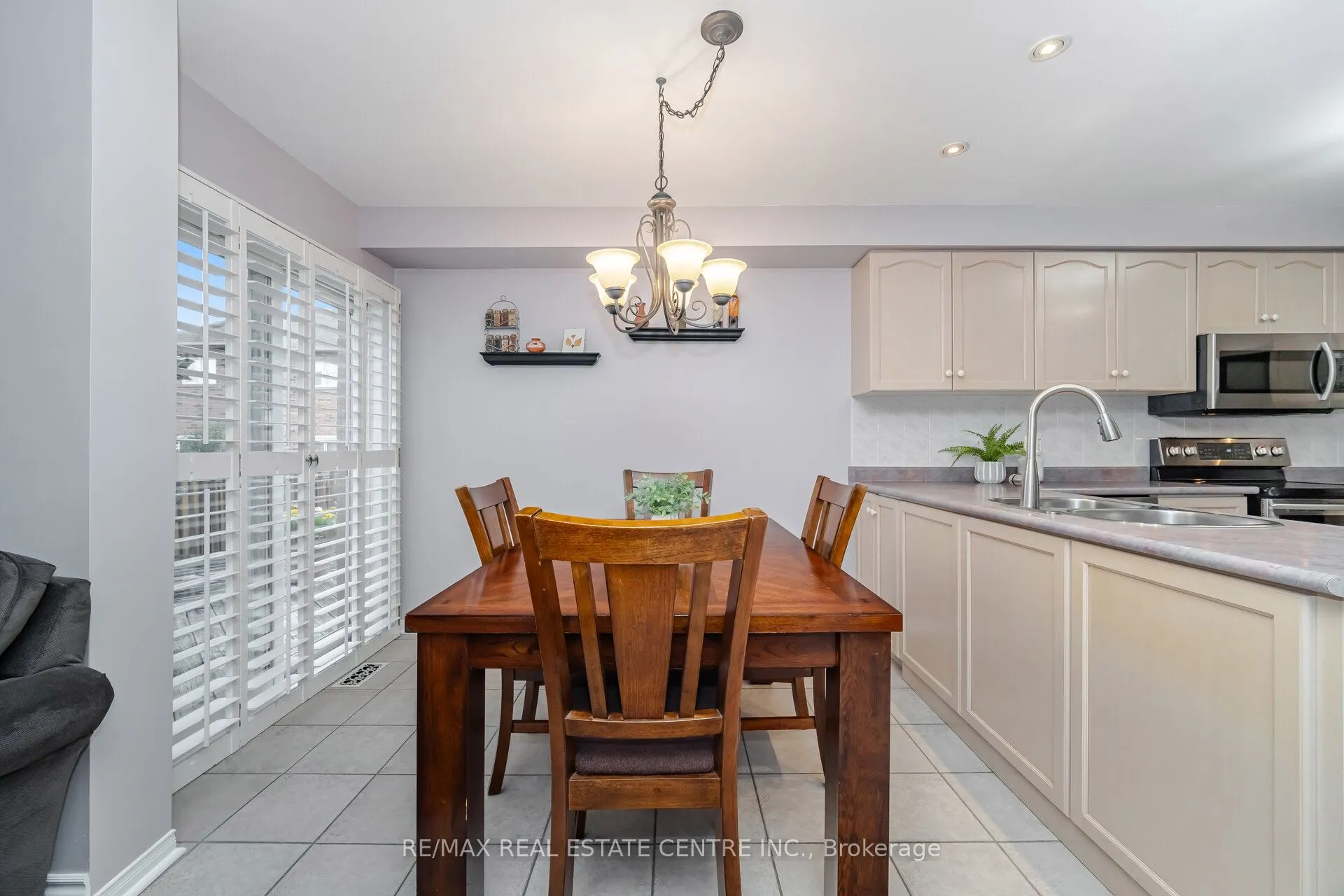 275 Cresthaven Road
