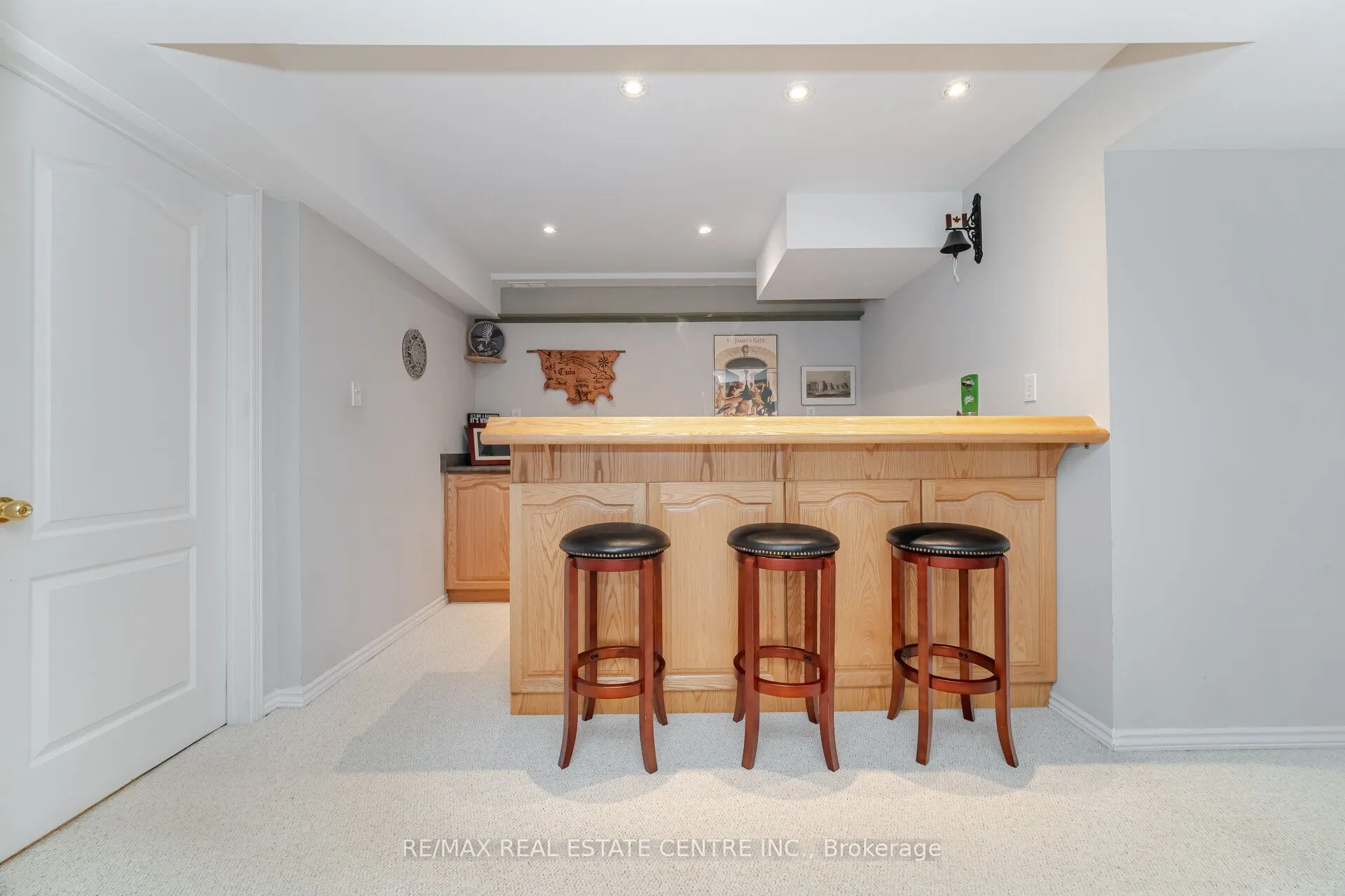 275 Cresthaven Road