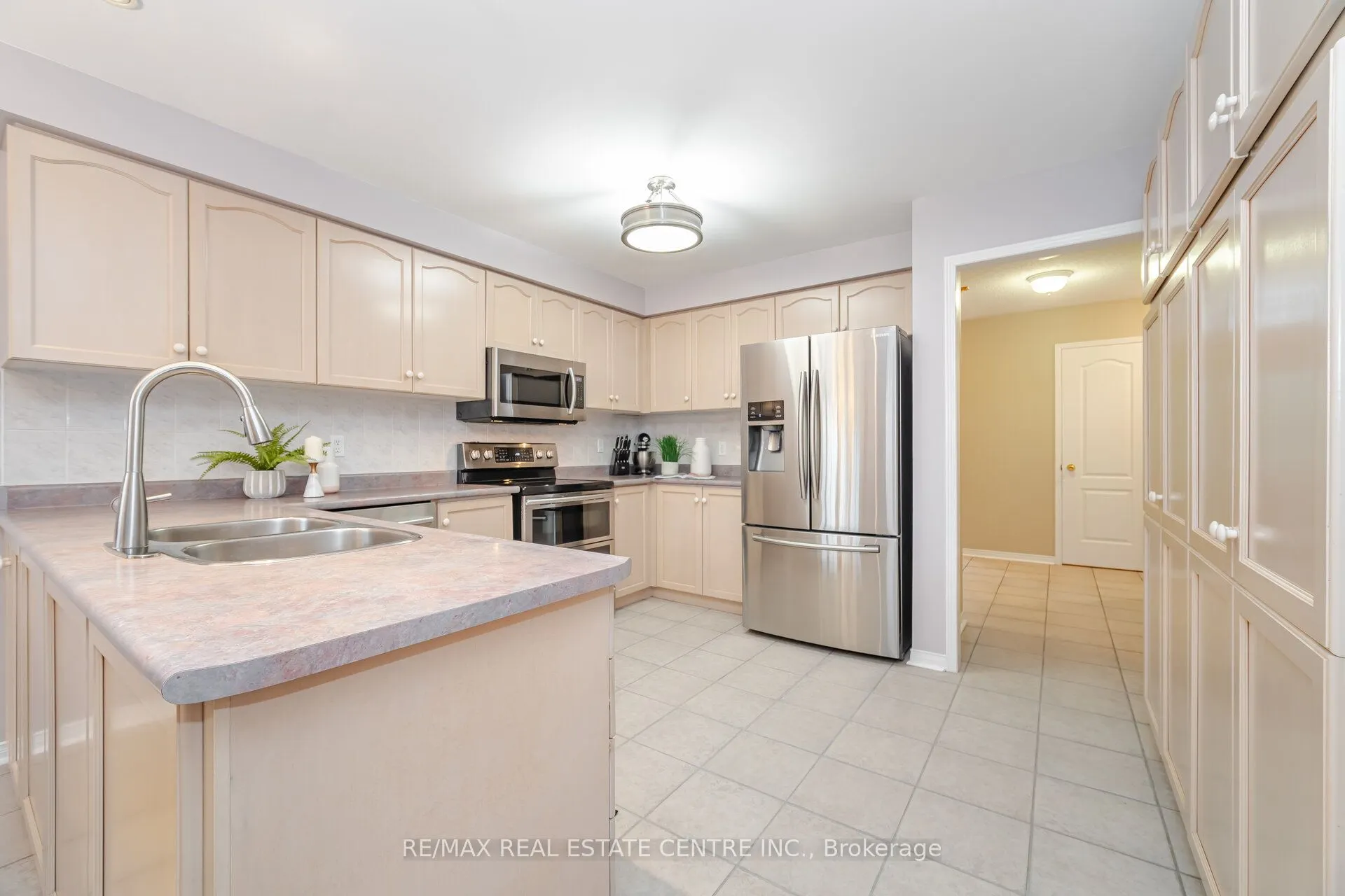 275 Cresthaven Road