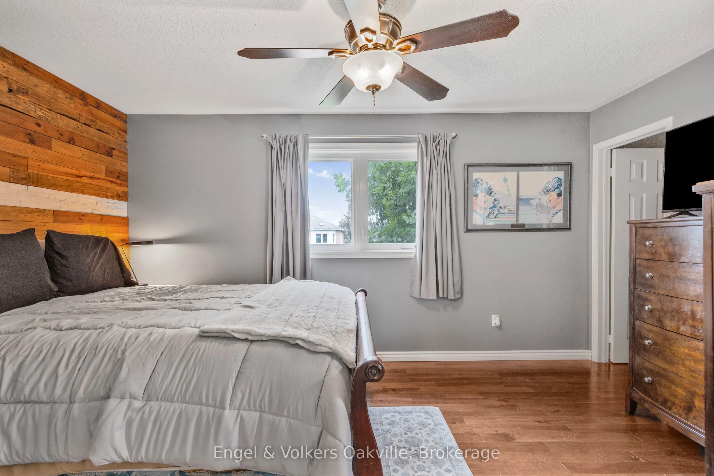 569 Phoebe Crescent