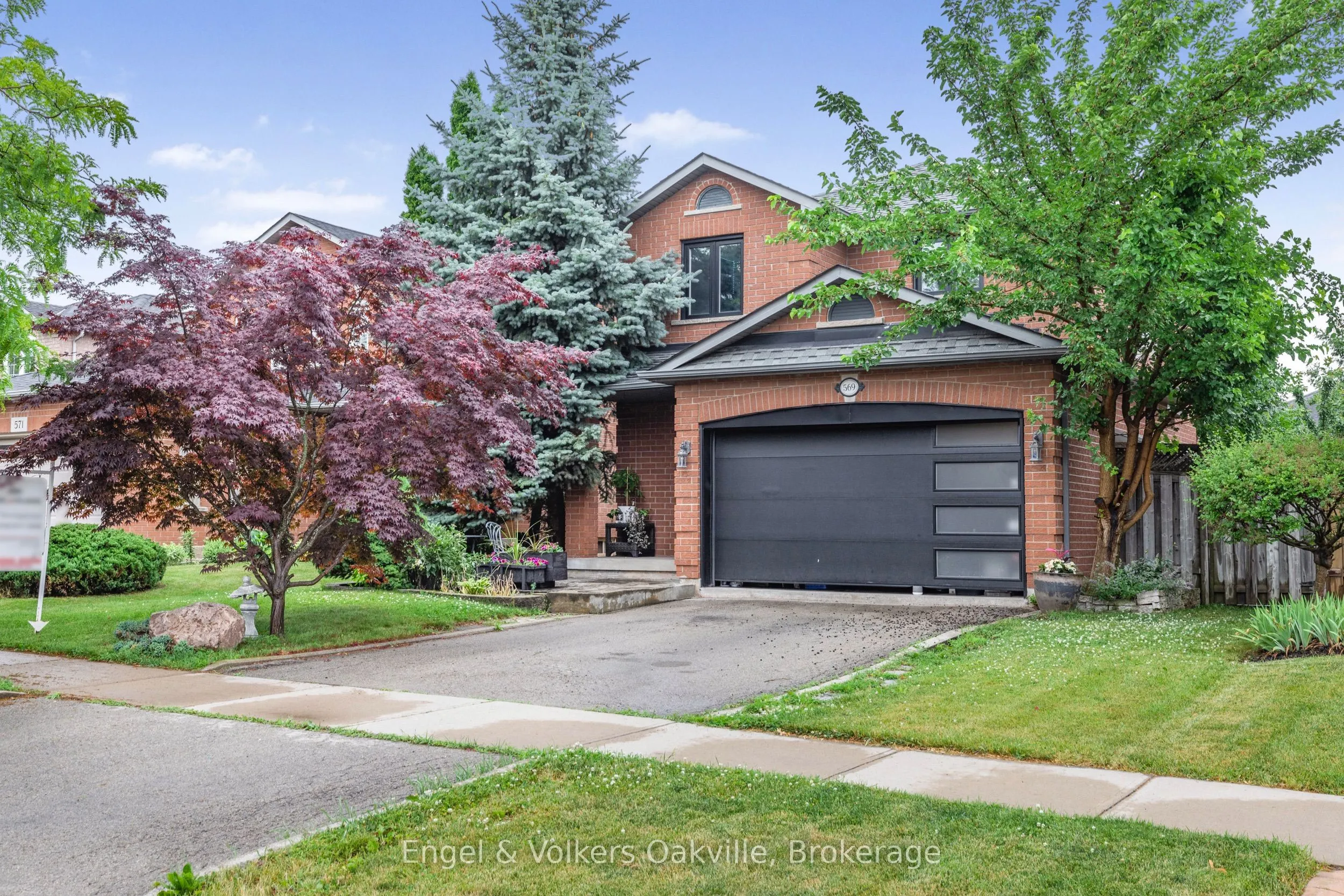 569 Phoebe Crescent