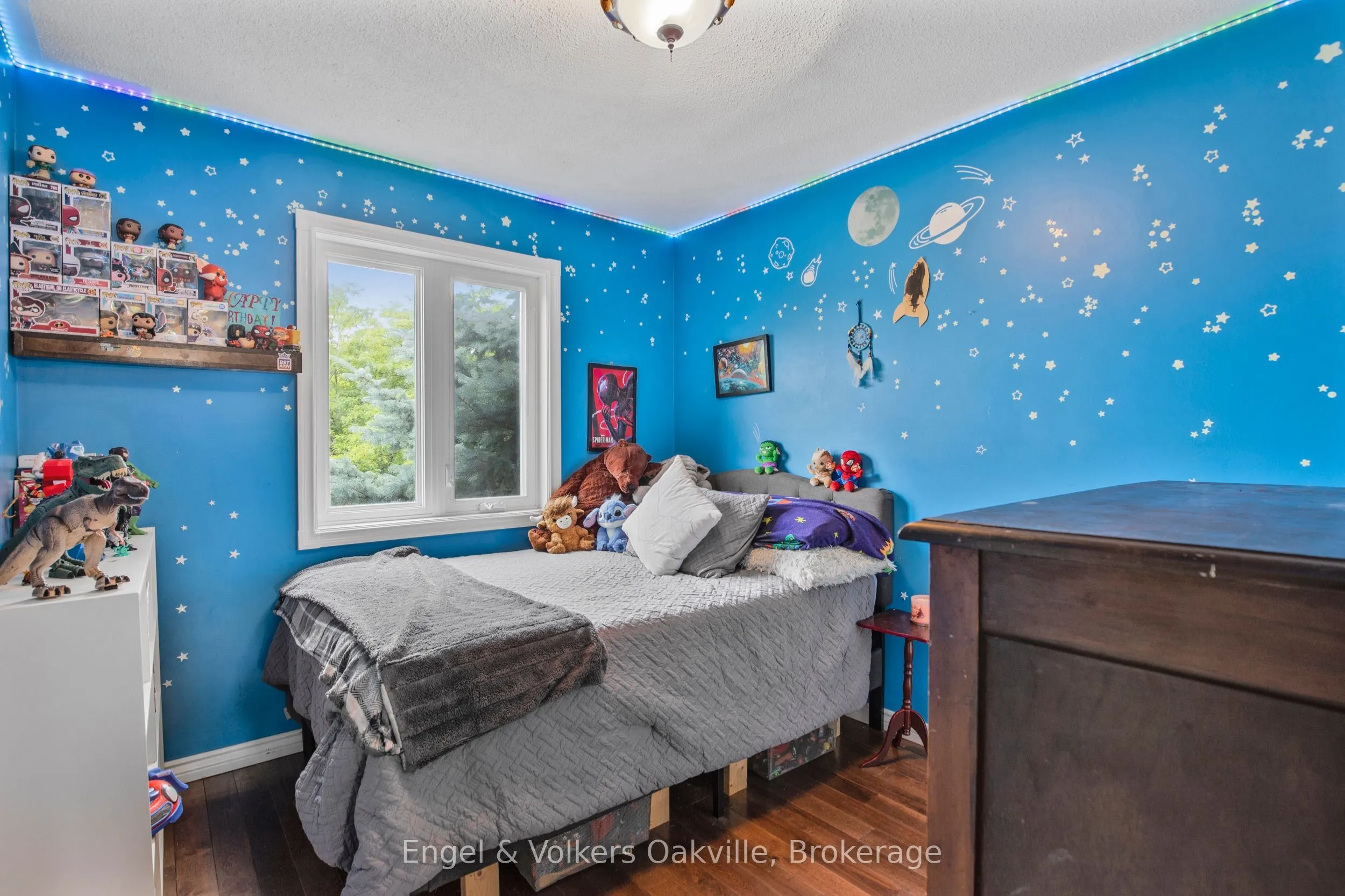 569 Phoebe Crescent