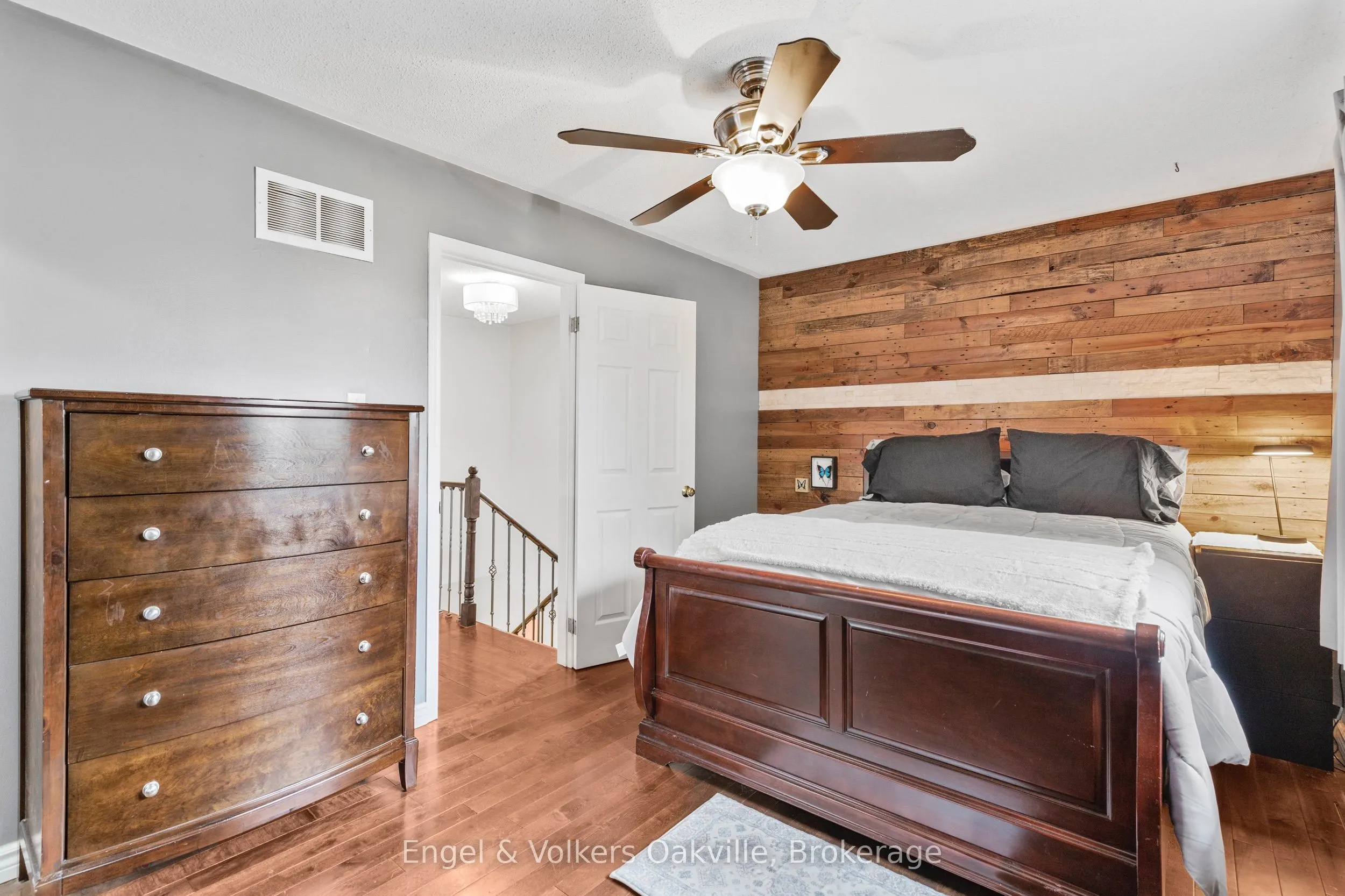 569 Phoebe Crescent