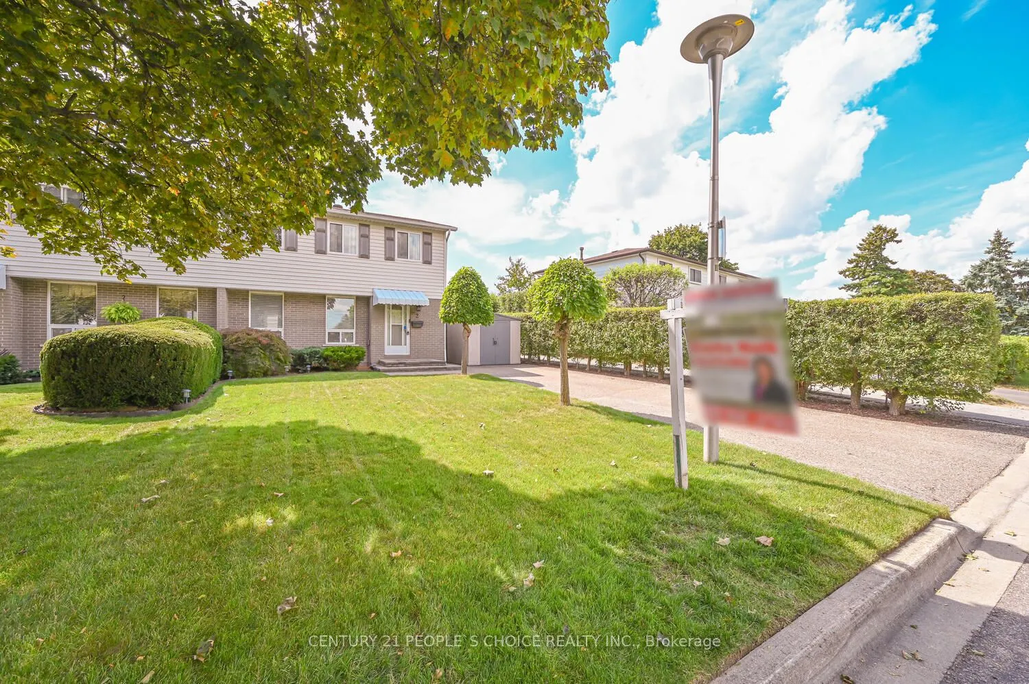 2 Fontaine Court