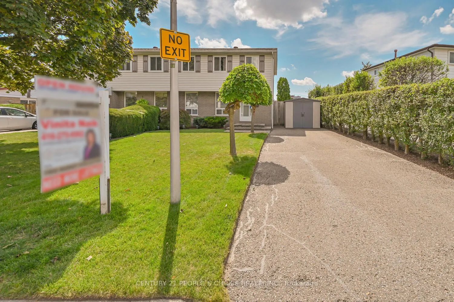 2 Fontaine Court