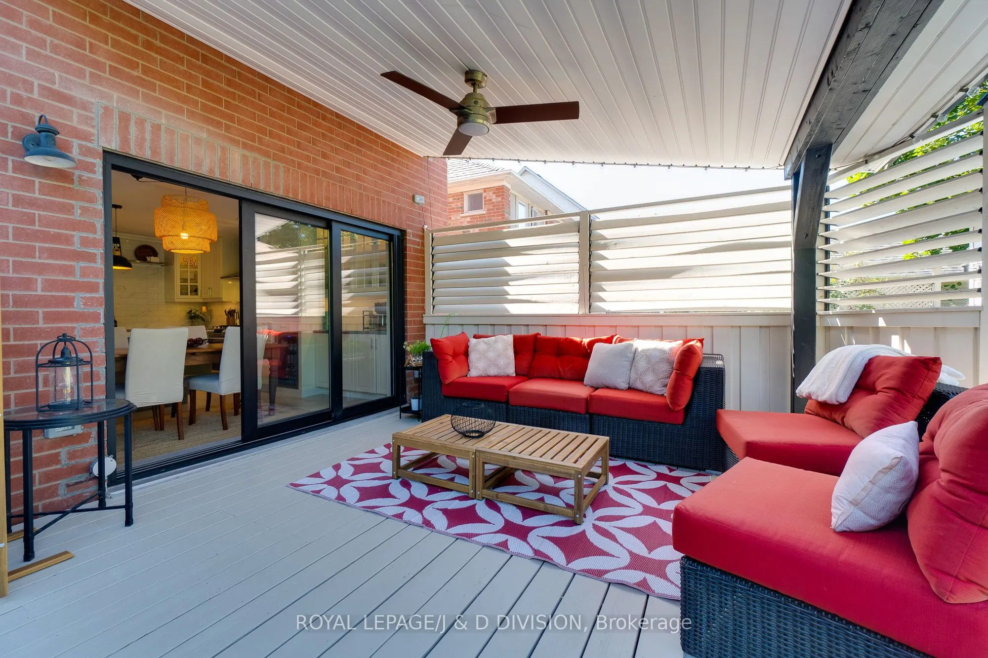 2448 Capilano Crescent