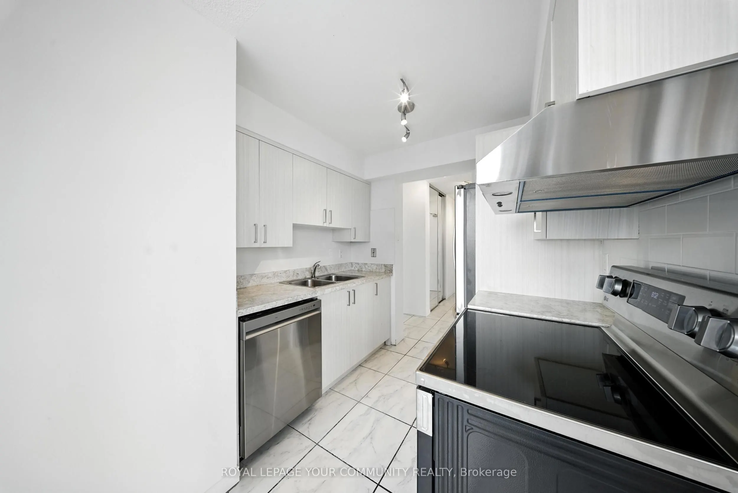 330 Rathburn Road W, #1404