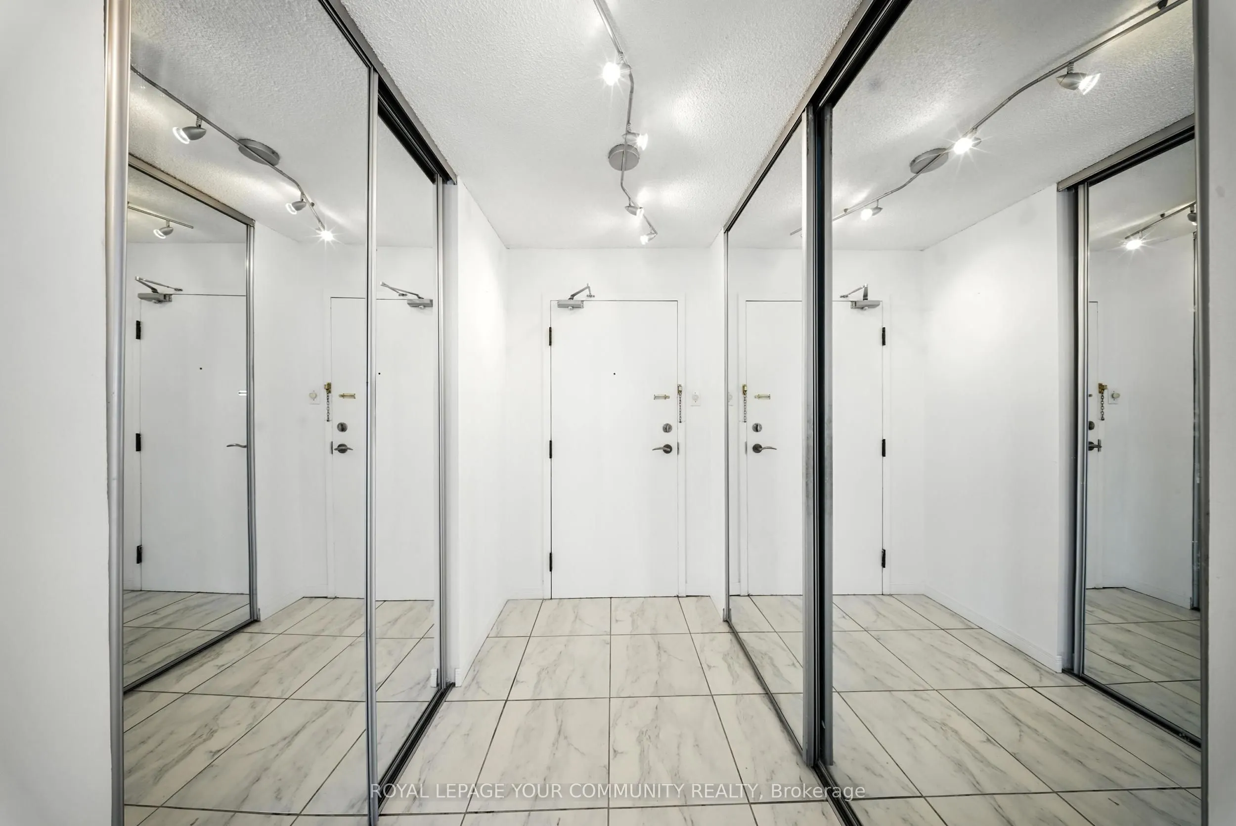 330 Rathburn Road W, #1404