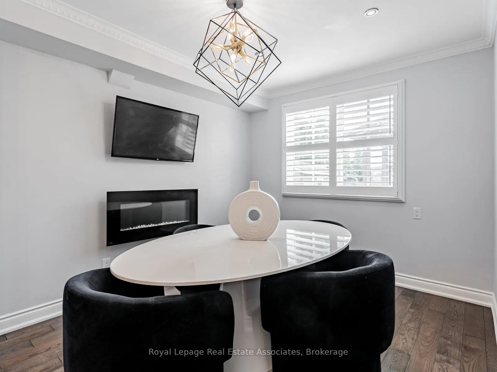 35 Glenmanor Drive